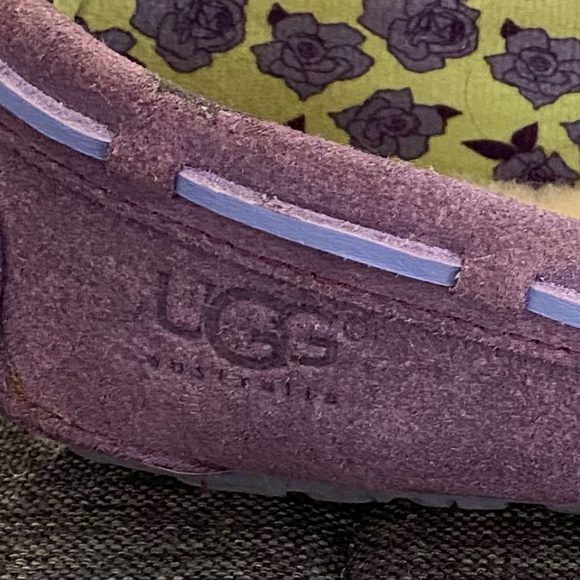 Ugg Australia Girls Sz 1 Purple Leather Lined Mocassin Slippers - Picture 2 of 16